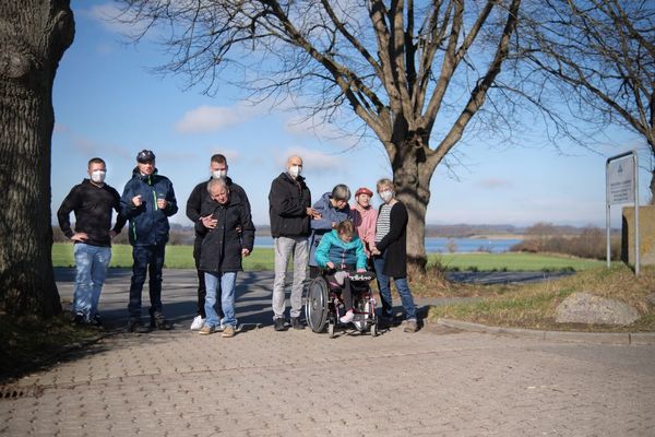 Menschen mit und ohne Behinderungen